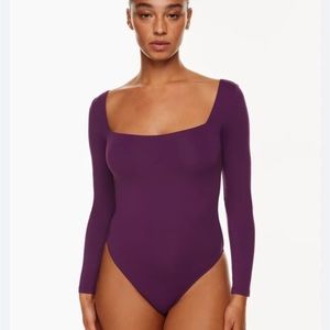 Babaton Contour Squareneck Longsleeve Bodysuit